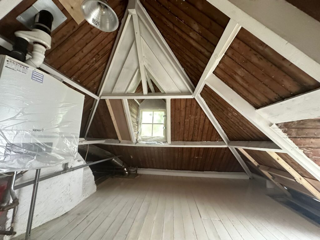 Zolder isoleren met schuin dak